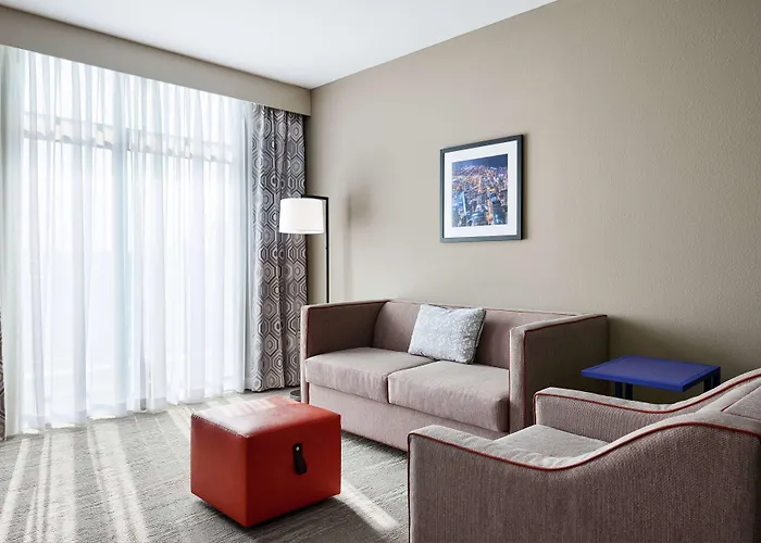 Hotel Hampton & Mt. Prospect