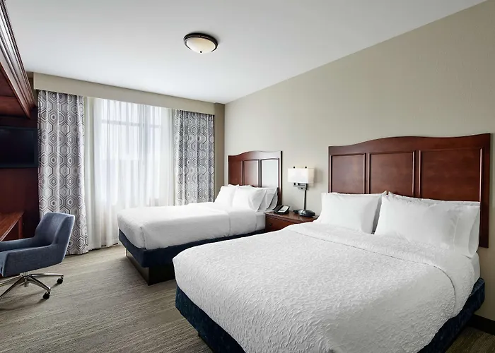 Hampton & Mt. Prospect Hotel 3*